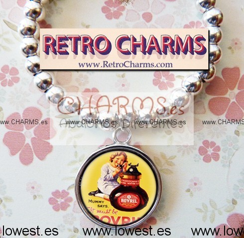 Collares de tendencia con charms originales.
